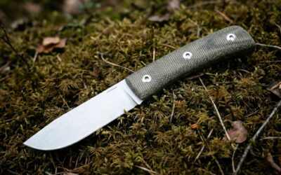 Das StraightLine EDC Buster Fixed Blade mit Green Canvas Micarta Griffschalen